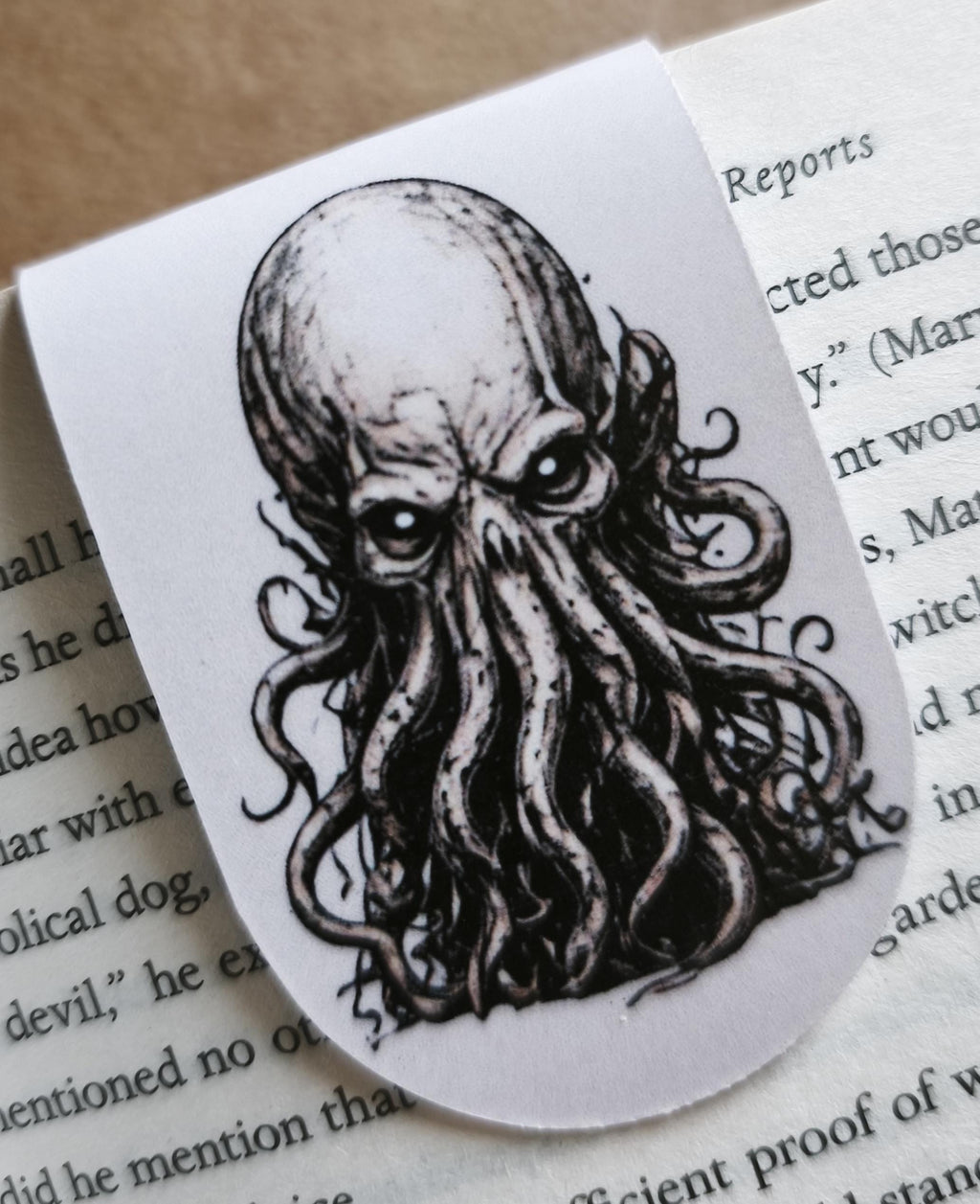 Cthulhu Magnetic Bookmark, Cosmic Horror Dark Academia | Lovecraft-Inspired | Fold-Over Page Holder | Matte Finish | Book Lover Gift