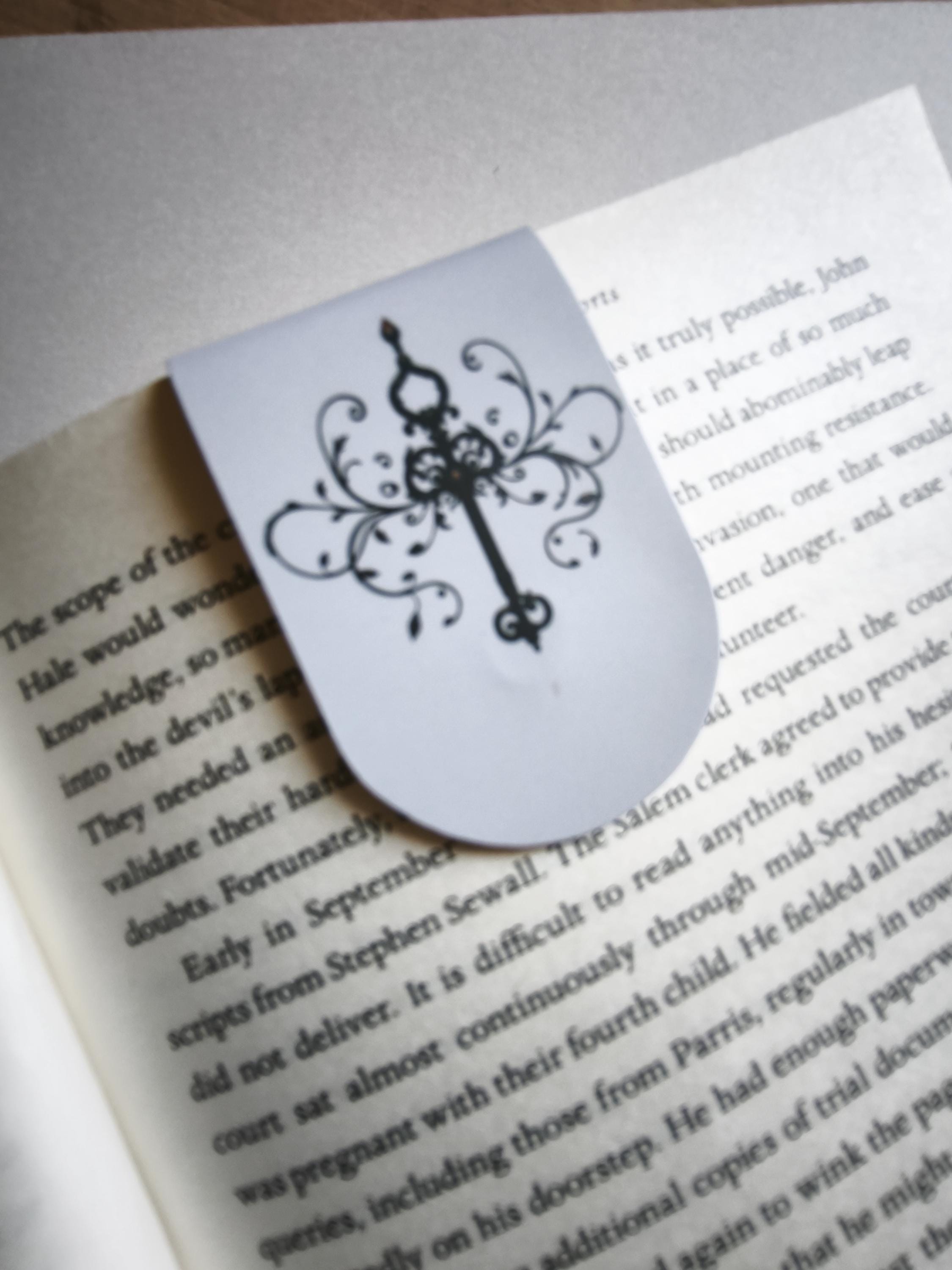 Magnetic Gothic Bookmark, Dark Academia | Cosmic Horror Design | Matte Finish | Literary Gift | Book Page Holder