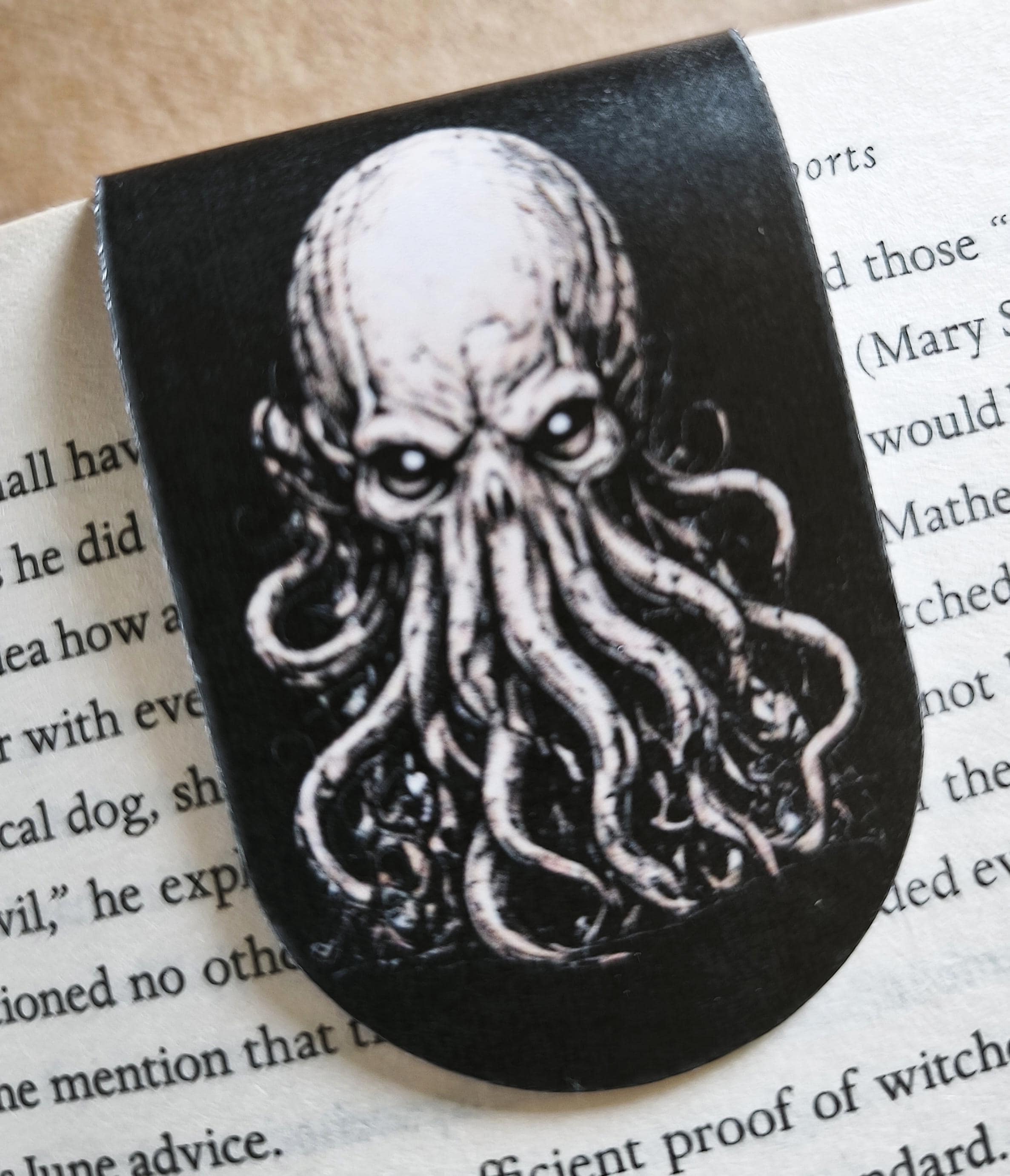 Cthulhu Magnetic Bookmark, Cosmic Horror Dark Academia | Lovecraft-Inspired | Fold-Over Page Holder | Matte Finish | Book Lover Gift